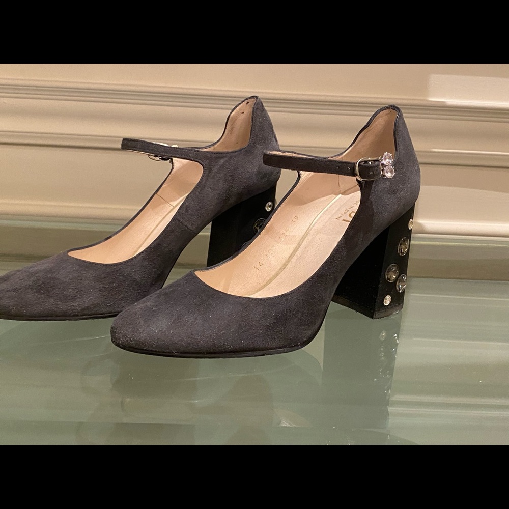 Gorgeous grey suede pumps with crystal detail.